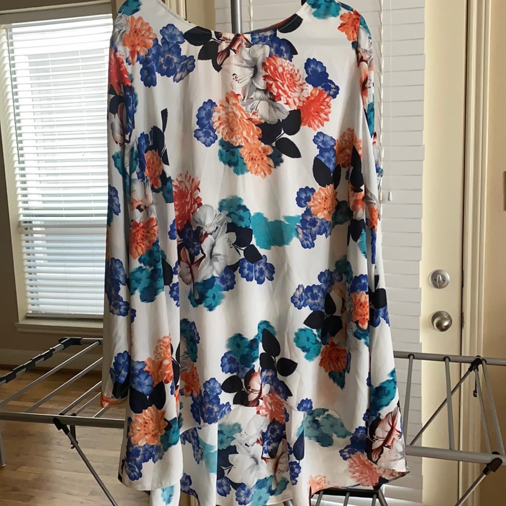 Beautiful Vince Camuto Tunic